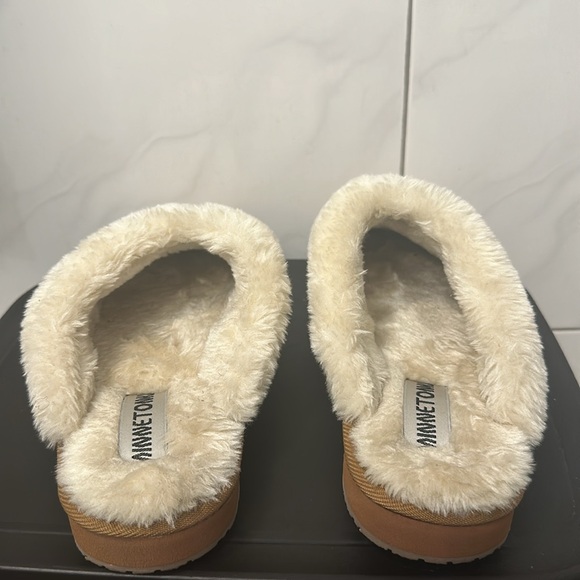 MINNETONKA Mules Slippers - Picture 5 of 9